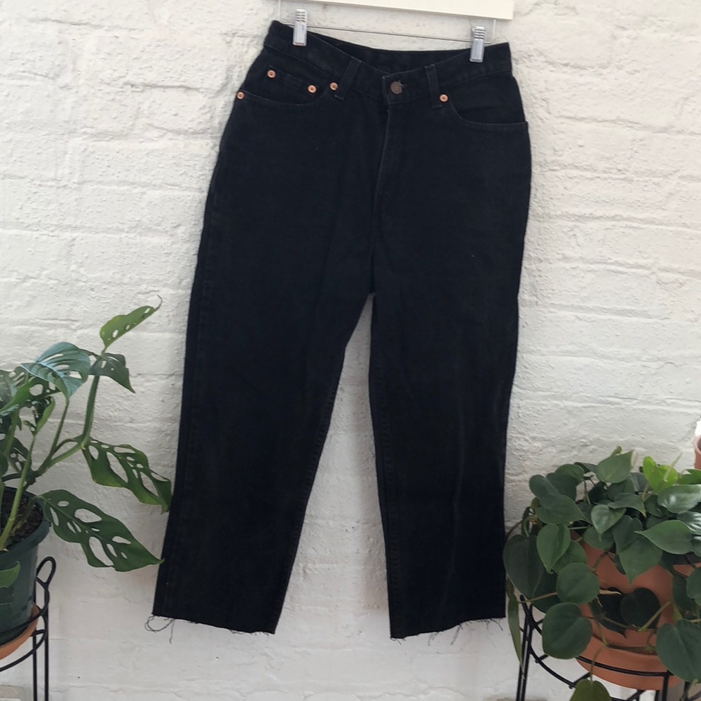 *SOLD* VINTAGE LEVI’S 512 CROPPED BLACK JEANS